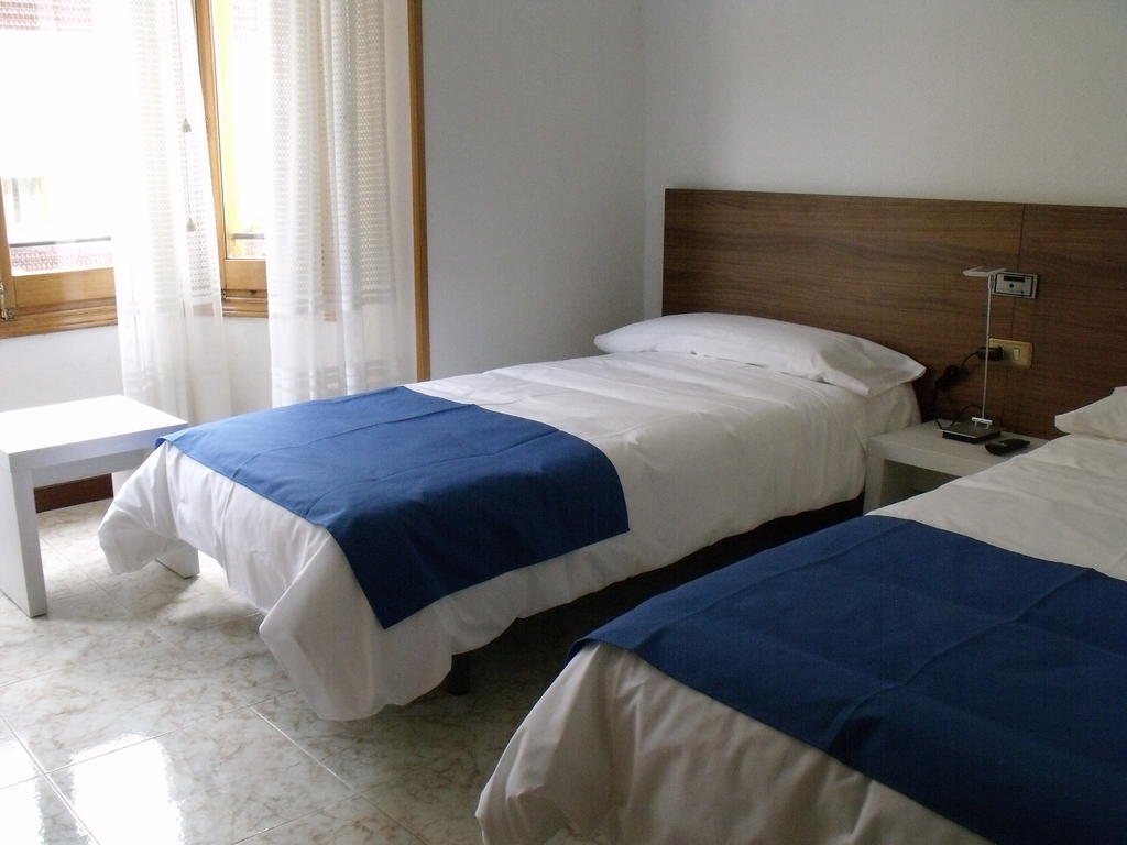 Pension Arroniz Cameră foto